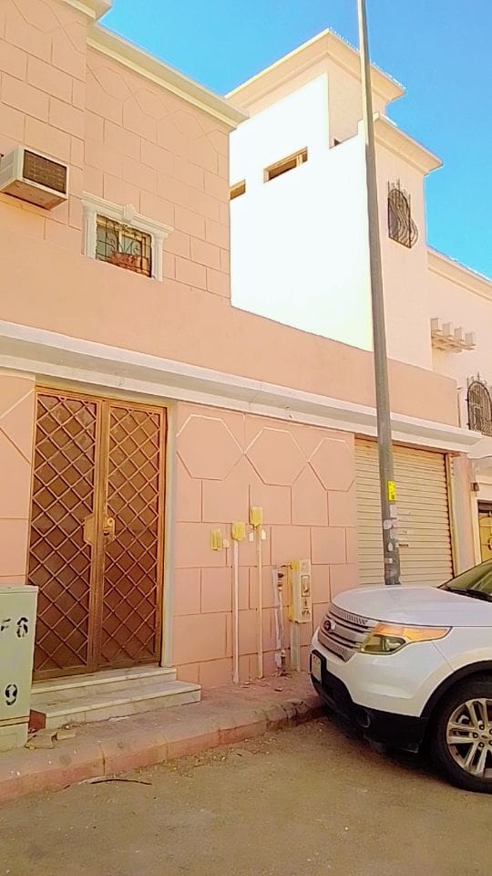 Exterior villa painting and wall coating service in Riyadh